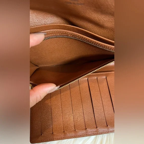 Louis Vuitton Monogram Passport Organizer Wallet - Picture 6 of 13